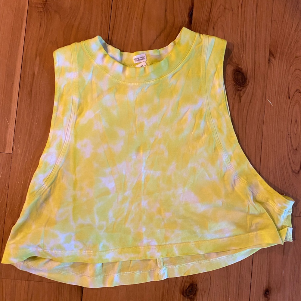 Yellow and white tie dye workout tank - size 4 - lululemon